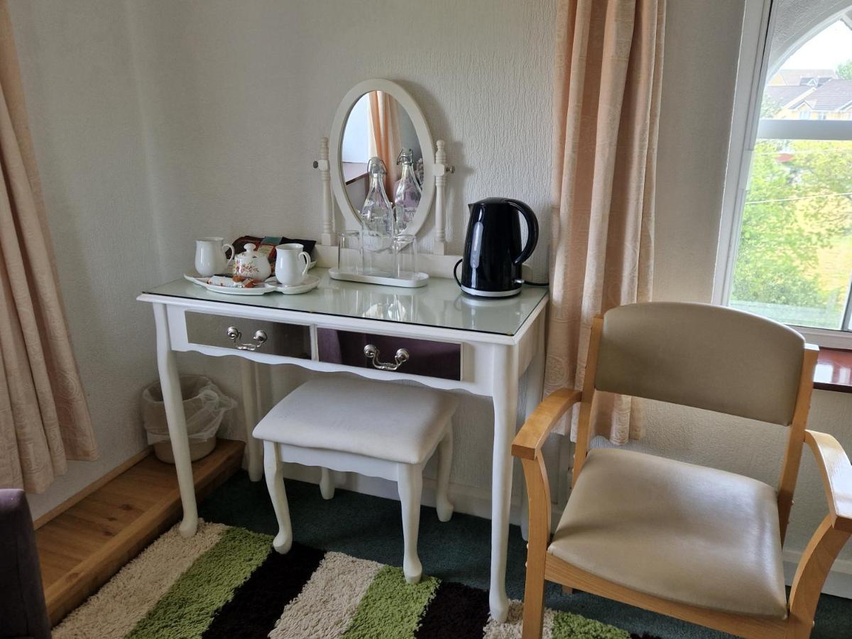 Llandysilio Ty Llew酒店 外观 照片