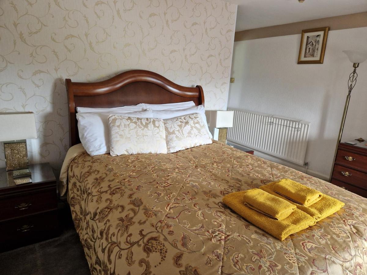 Llandysilio Ty Llew酒店 外观 照片