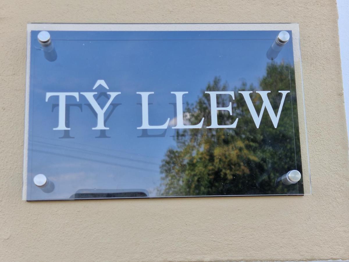 Llandysilio Ty Llew酒店 外观 照片