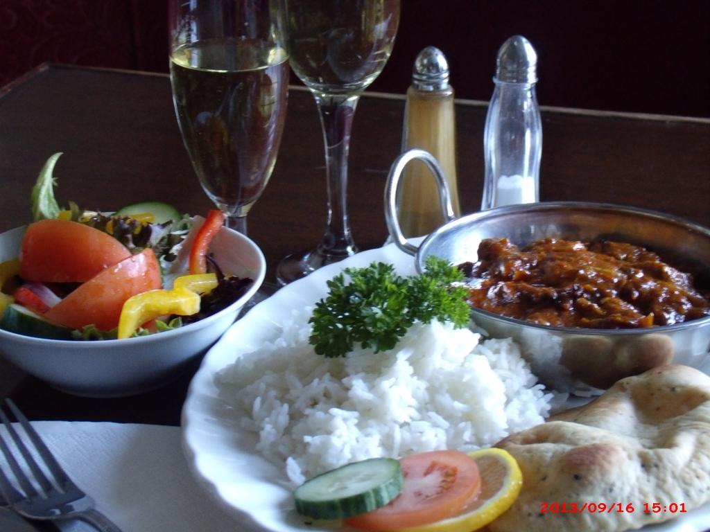 Llandysilio Ty Llew酒店 外观 照片