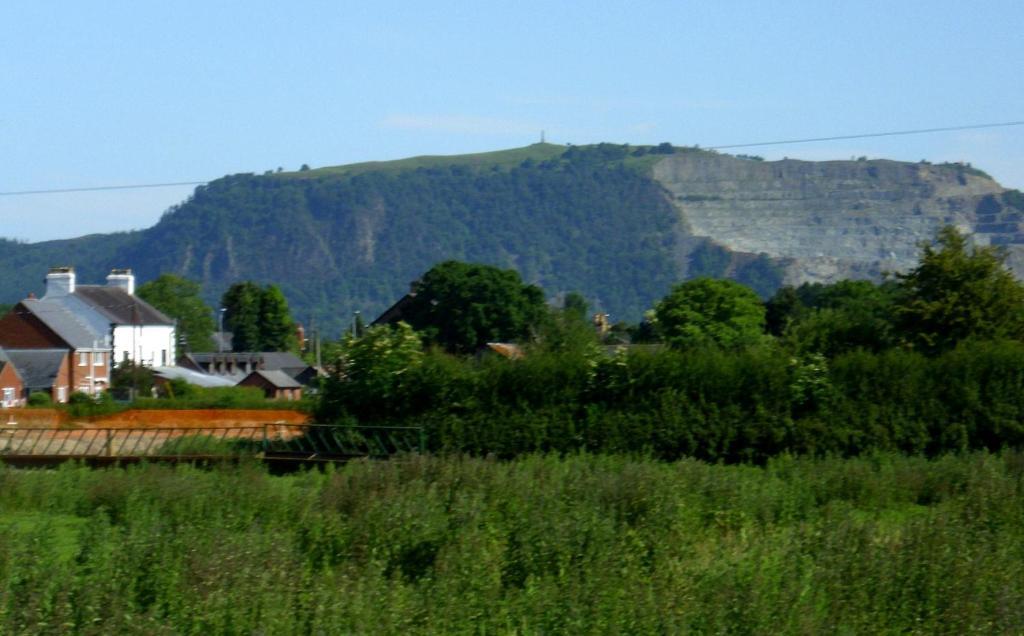Llandysilio Ty Llew酒店 外观 照片